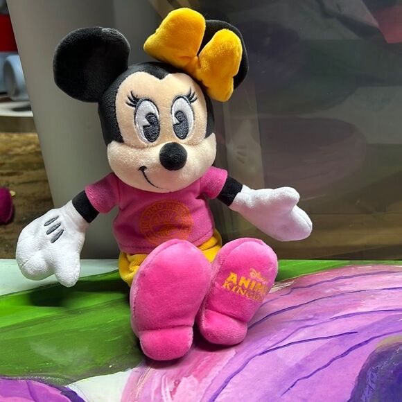 Disney’s Animal Kingdom Plush Minnie Mouse - Picture 2 of 8